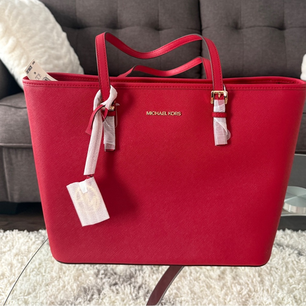 Michael Kors Jet Set Crimson Tote